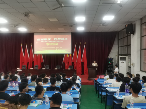 米兰官方端网站登录入口_米兰（中国）开展“你我牵手•守护成长”未成年人免受烟侵害主题宣传活动