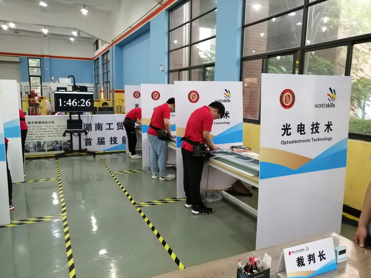 电气工程系学子们在米兰官方端网站登录入口_米兰（中国）首届技能文化节上展风采